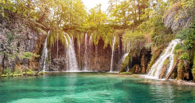 Beautiful scenery at Plitvice lakes